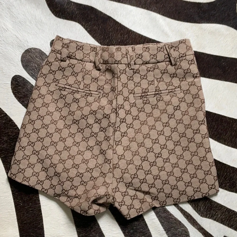 GUCCI WOMENS SHORTS SIZE XS - Picture 2 of 2